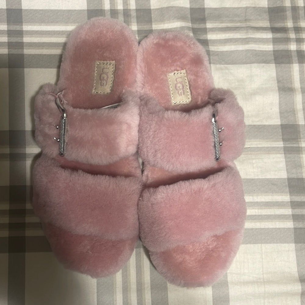 UGG fluff slippers